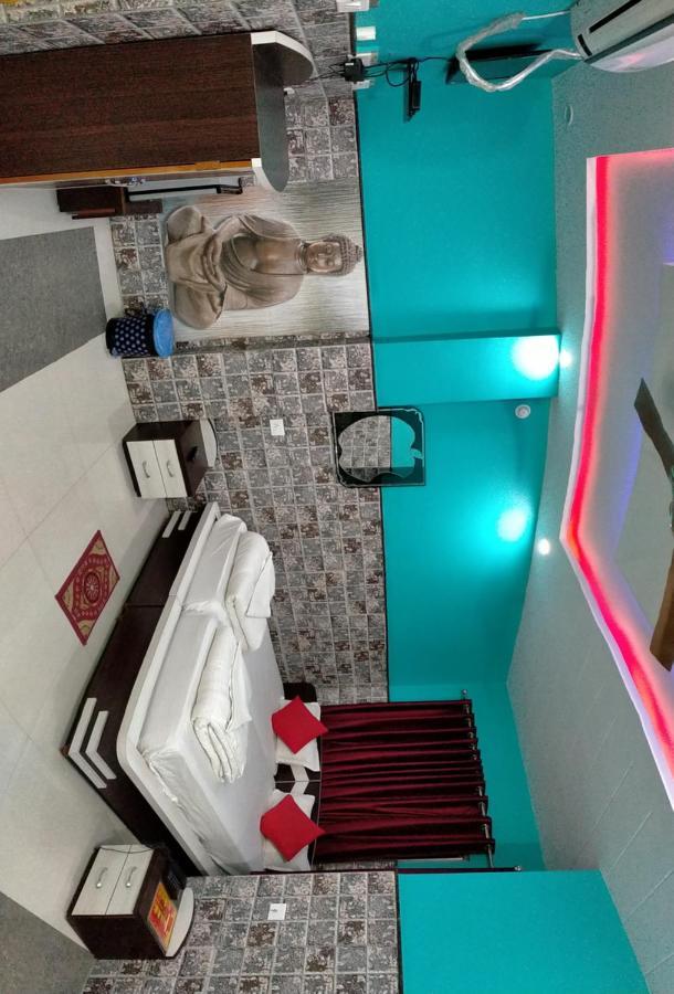 Hotel Bachchan Palace Varanasi Exteriör bild