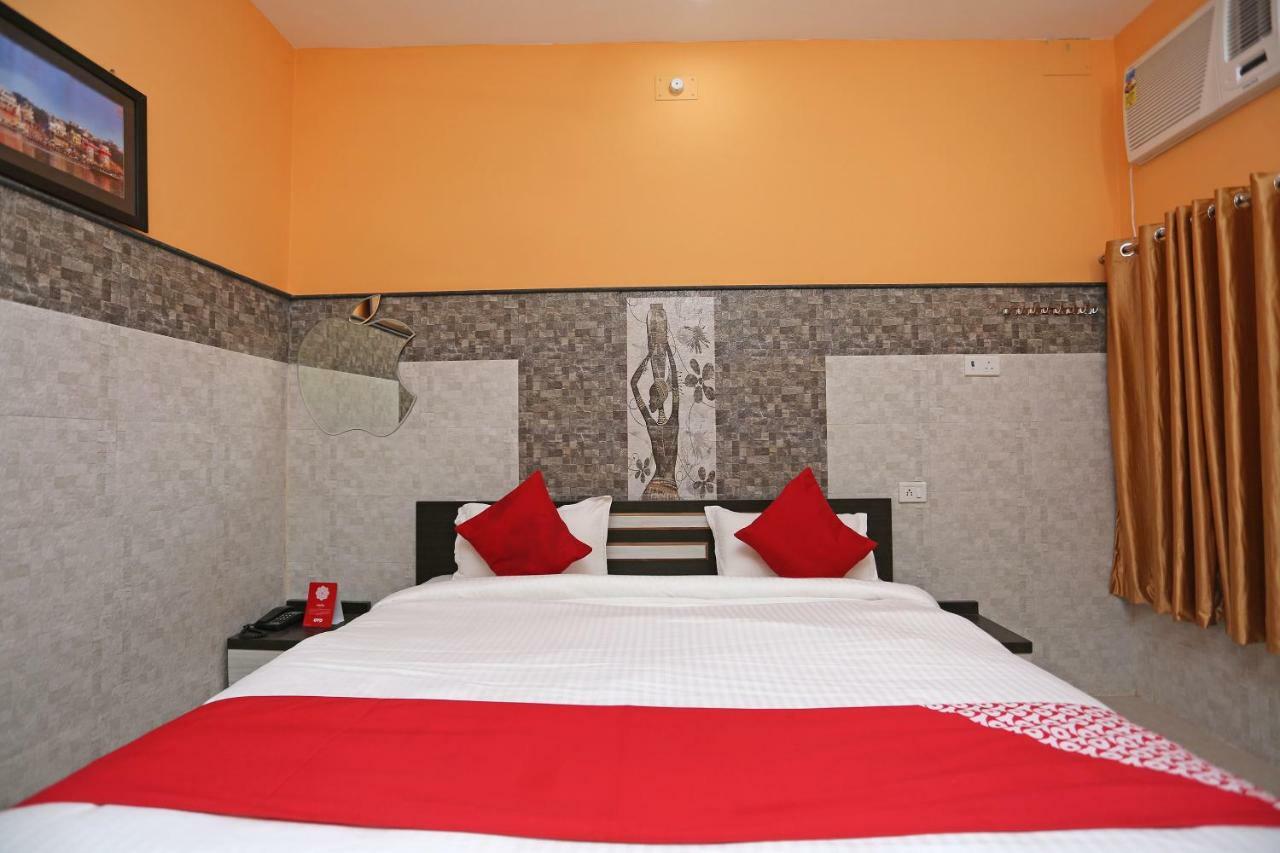 Hotel Bachchan Palace Varanasi Exteriör bild
