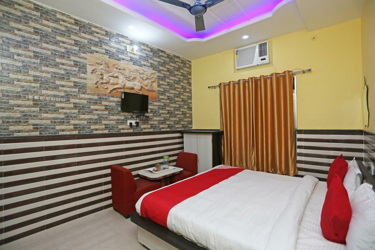 Hotel Bachchan Palace Varanasi Exteriör bild
