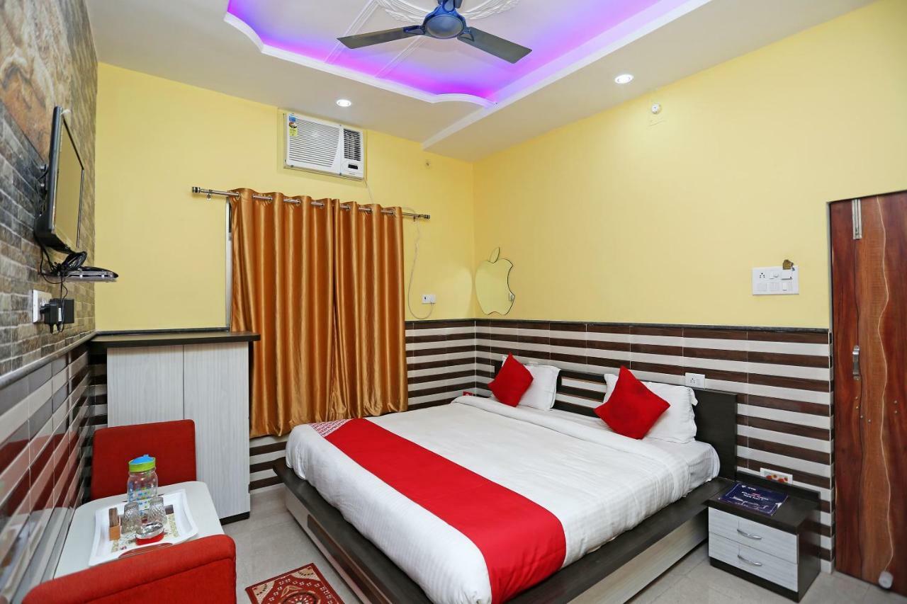 Hotel Bachchan Palace Varanasi Exteriör bild