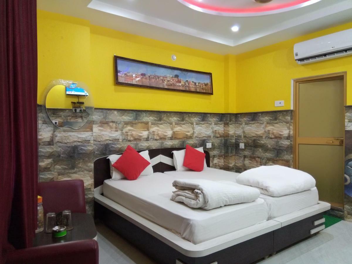 Hotel Bachchan Palace Varanasi Exteriör bild