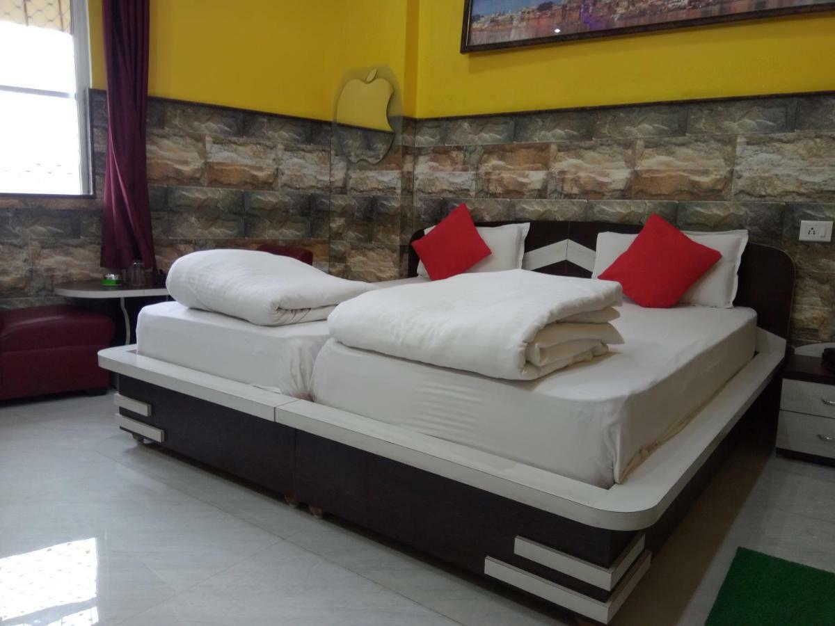 Hotel Bachchan Palace Varanasi Exteriör bild